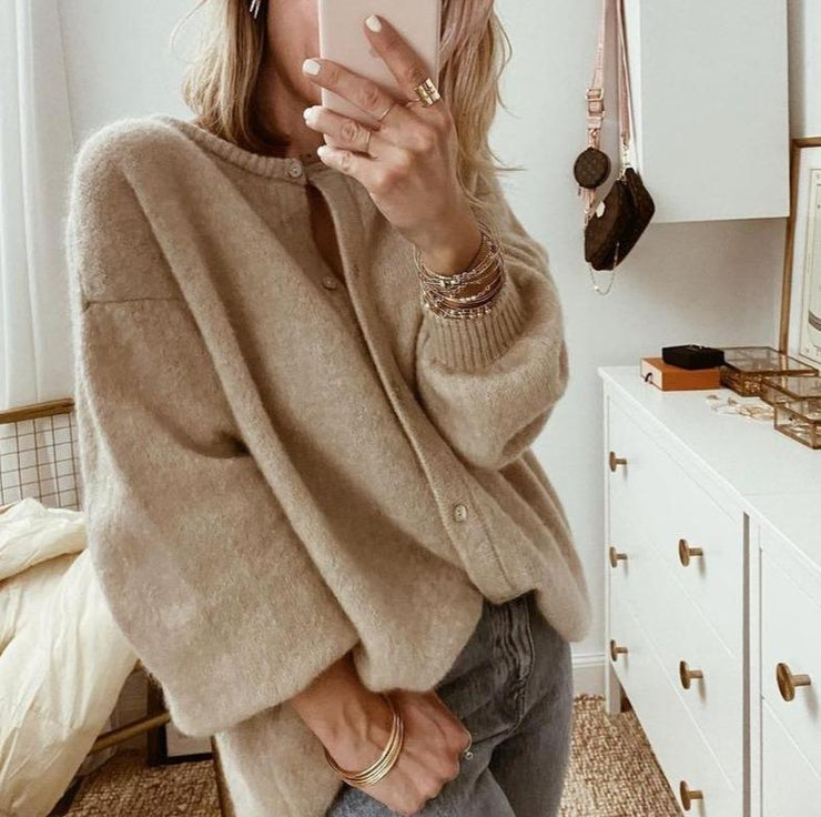 Dame Oversized Cardigan i Beige med Knapper og Sænkede Skuldre