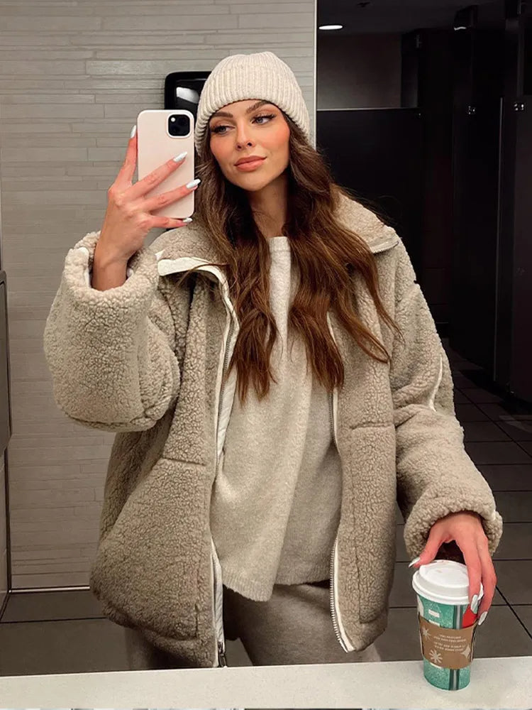 Oversized Teddyjakke til Kvinder med Lynlås og Høj Krave til Vinter