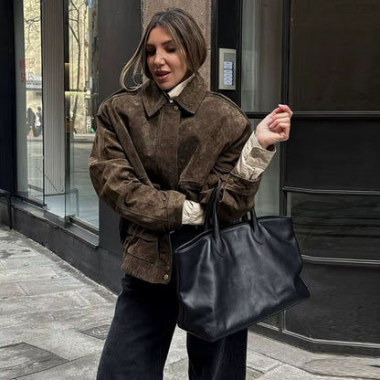 Dame ruskindsjakke med trykknapper og brystlommer