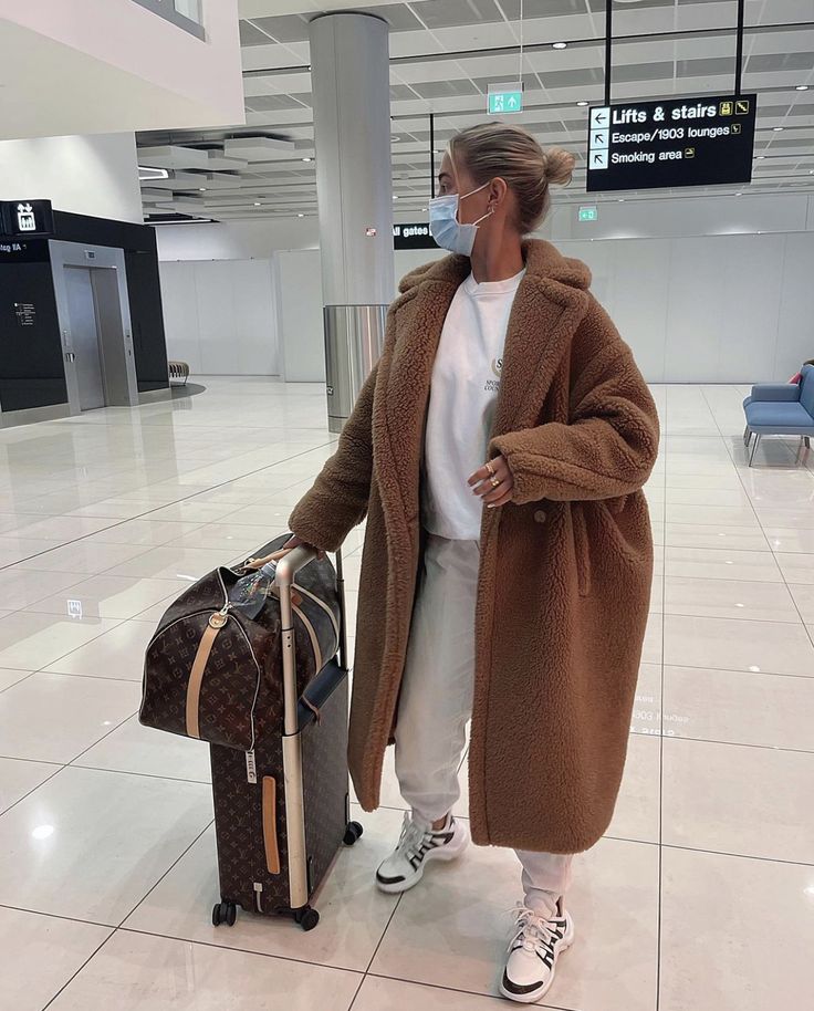 Blød Oversized Dame Vinterfrakke med Lang Teddy-pasform