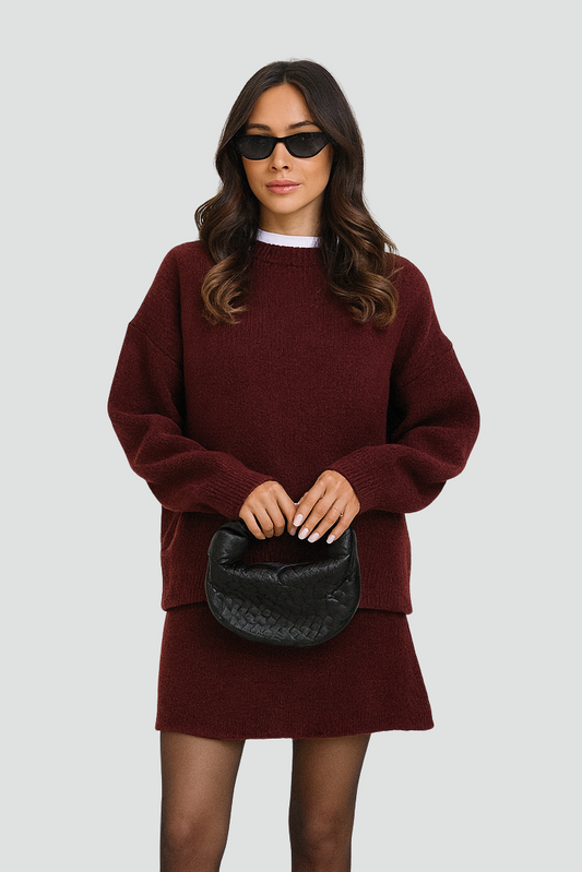 Blød og Elegant Damesæt med Striktrøje og Nederdel