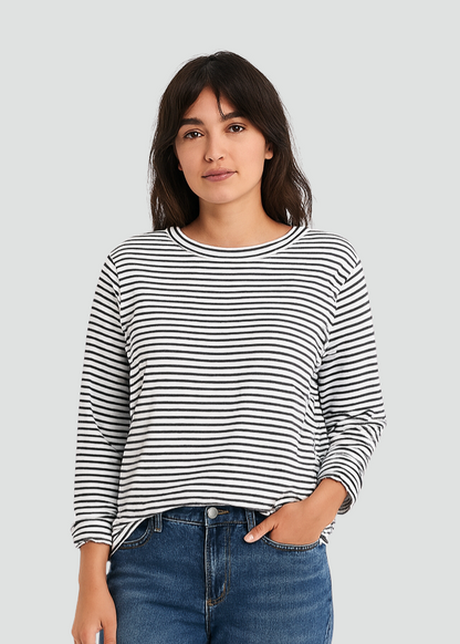 Casual og Behagelig Damestrik med Stribet Design