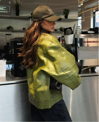 Stilfuld Grøn Dame Læderjakke med Oversized Pasform og Krave