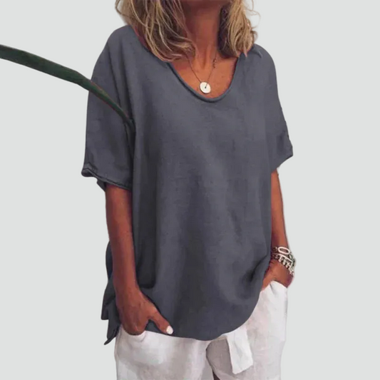 Dame oversize t shirt med v hals og korte ærmer i løs pasform