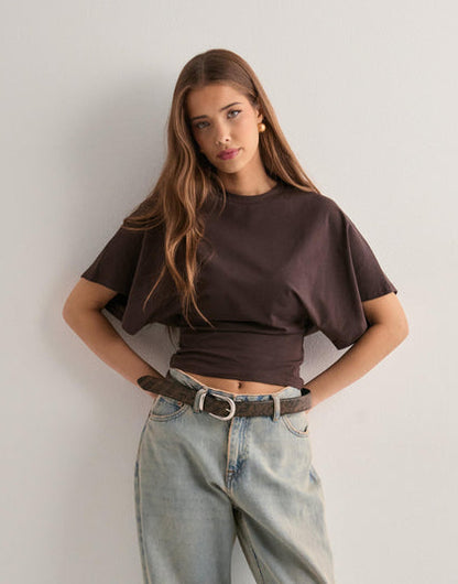 Dame crop t shirt med korte ærmer og rund hals i løs pasform