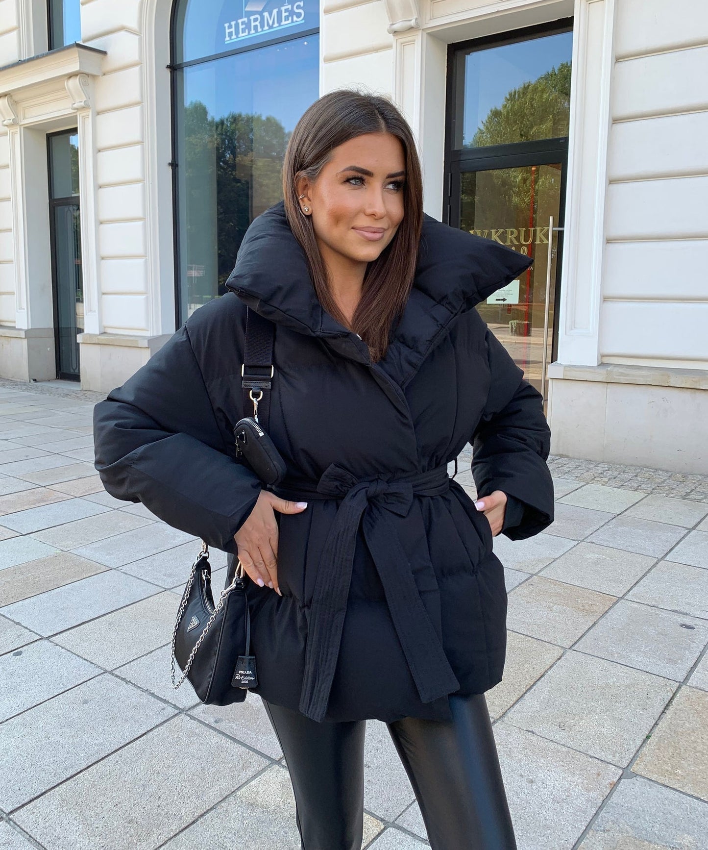 Vinterforet Dame Jakke med Bælte og Kort Pasform