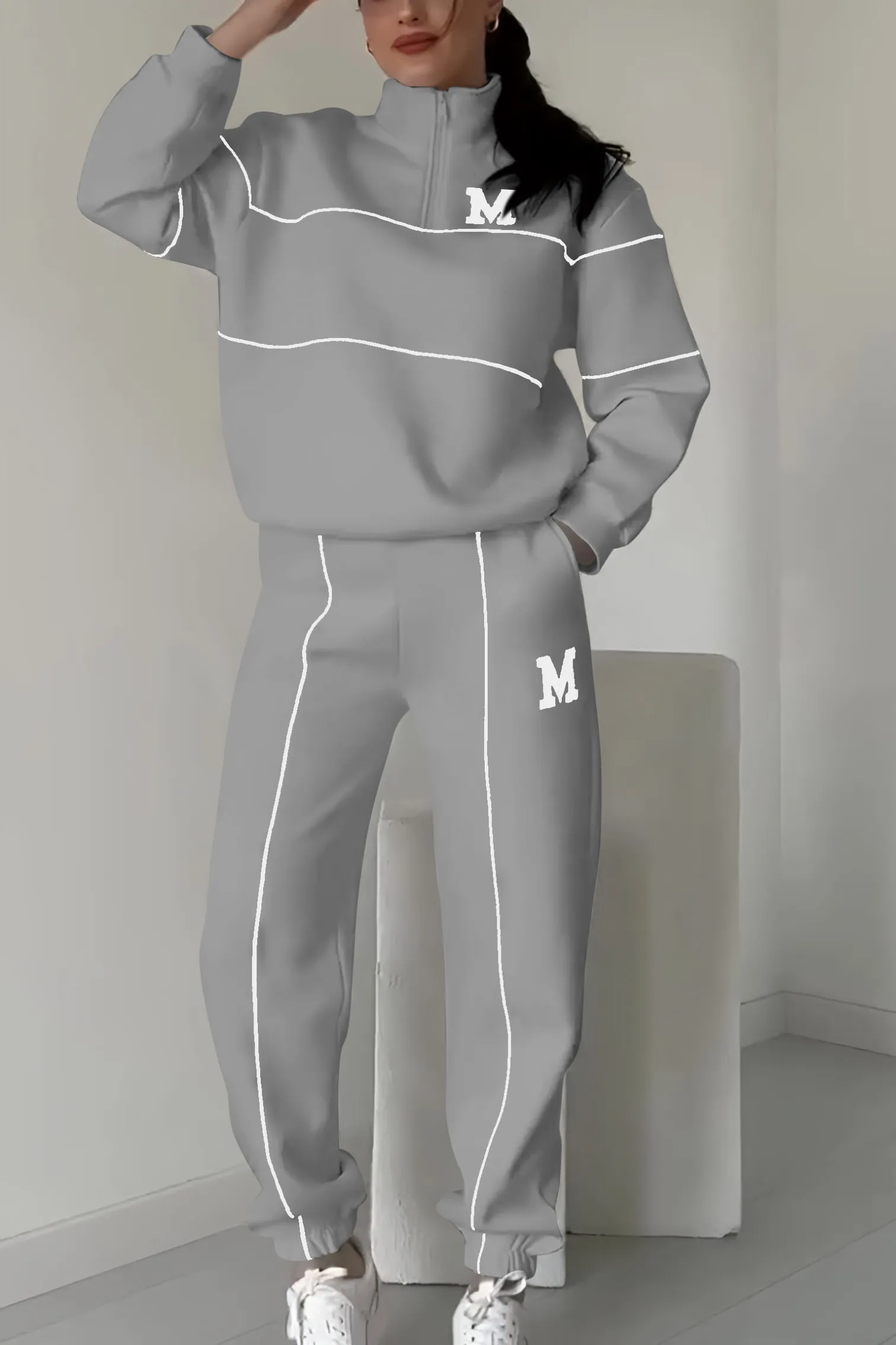Komfortabel Dame Tracksuit Sæt Med Half Zip Sweater Og Jogger