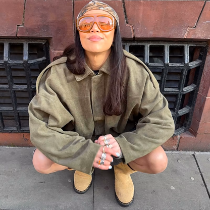 Dame ruskindsjakke med trykknapper og brystlommer