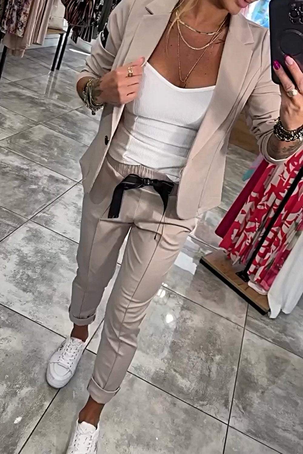 Elegant Stilfuldt Dame To Delt Blazer Sæt Med Jogger Bukser