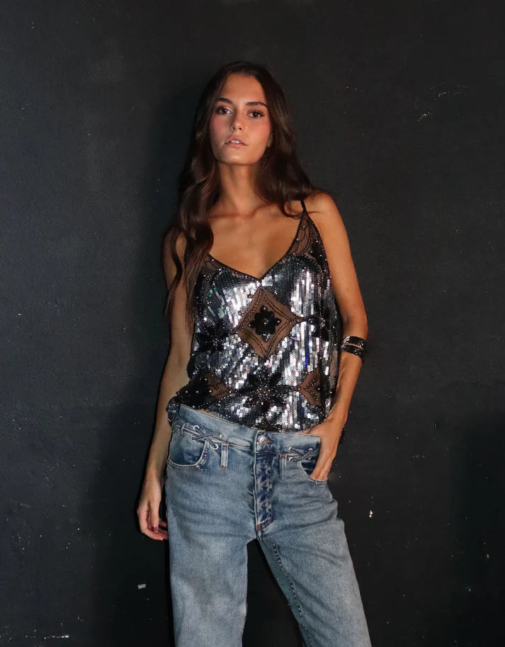 Glamourøs Dame Top med Håndsyede Perler og Palietter