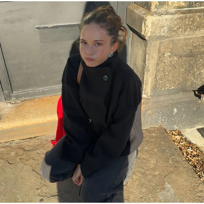 Stilfuld Damefrakke med Høj Krave og Dobbeltknap Design