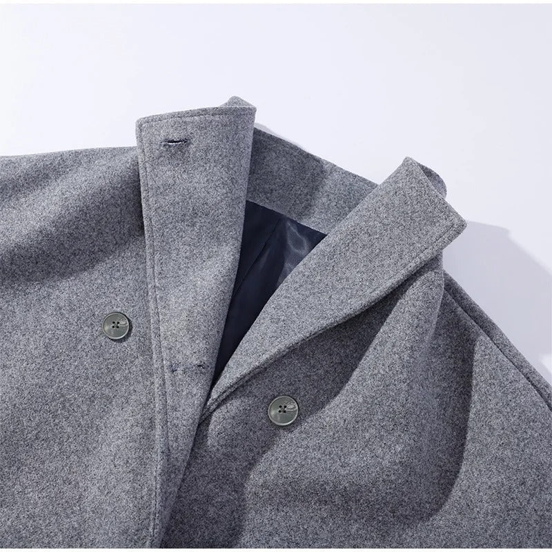 Stilfuld Damefrakke med Høj Krave og Dobbeltknap Design