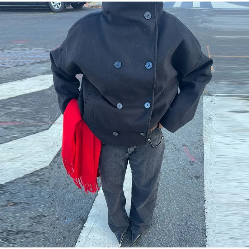 Stilfuld Damefrakke med Høj Krave og Dobbeltknap Design